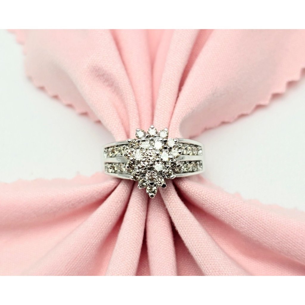 Unique 10k Karat Solid White Gold Designer Teardrop Style Diamond Ring  Size 7
